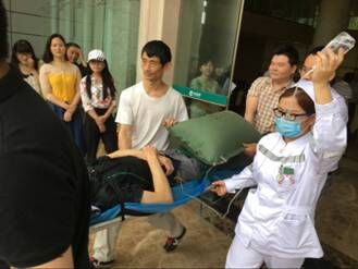 东兴区人民医院参与食物中毒演练——内江市烟草公司食物中毒演练